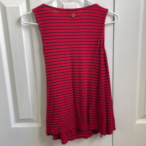 Red top - Picture 2 of 2